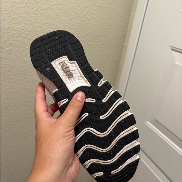 Nike Crimson and White Metcon - Picture 4 of 9